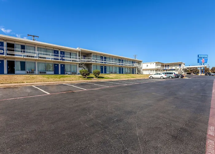 Hotel 6 Worth, Tx - Stockyards 3*